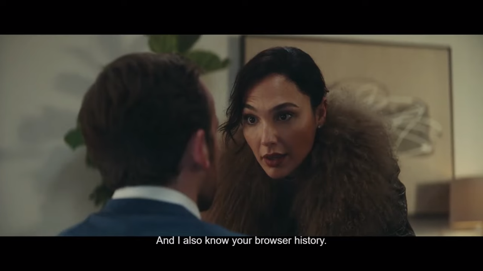 A person looking at a person  Description automatically generated with medium confidence